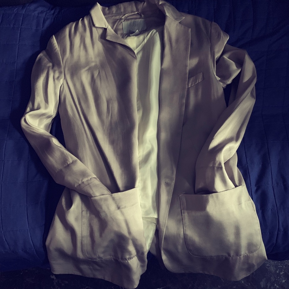 Blazer - Picture 3 of 9